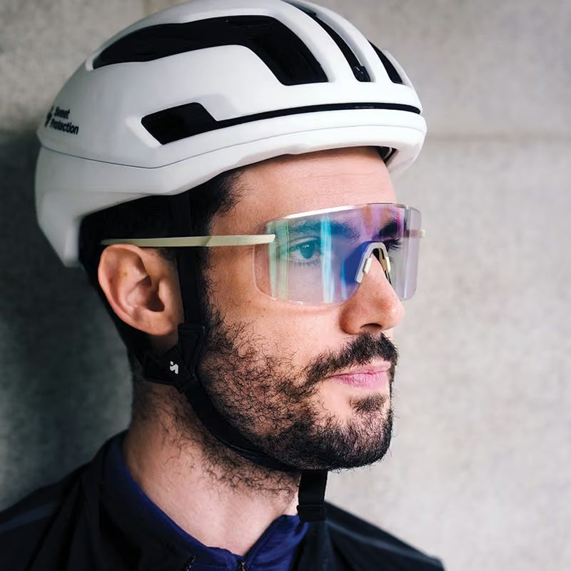 ULAC Neo Vue VISIONAR Off White / Boost Blue Photochromic